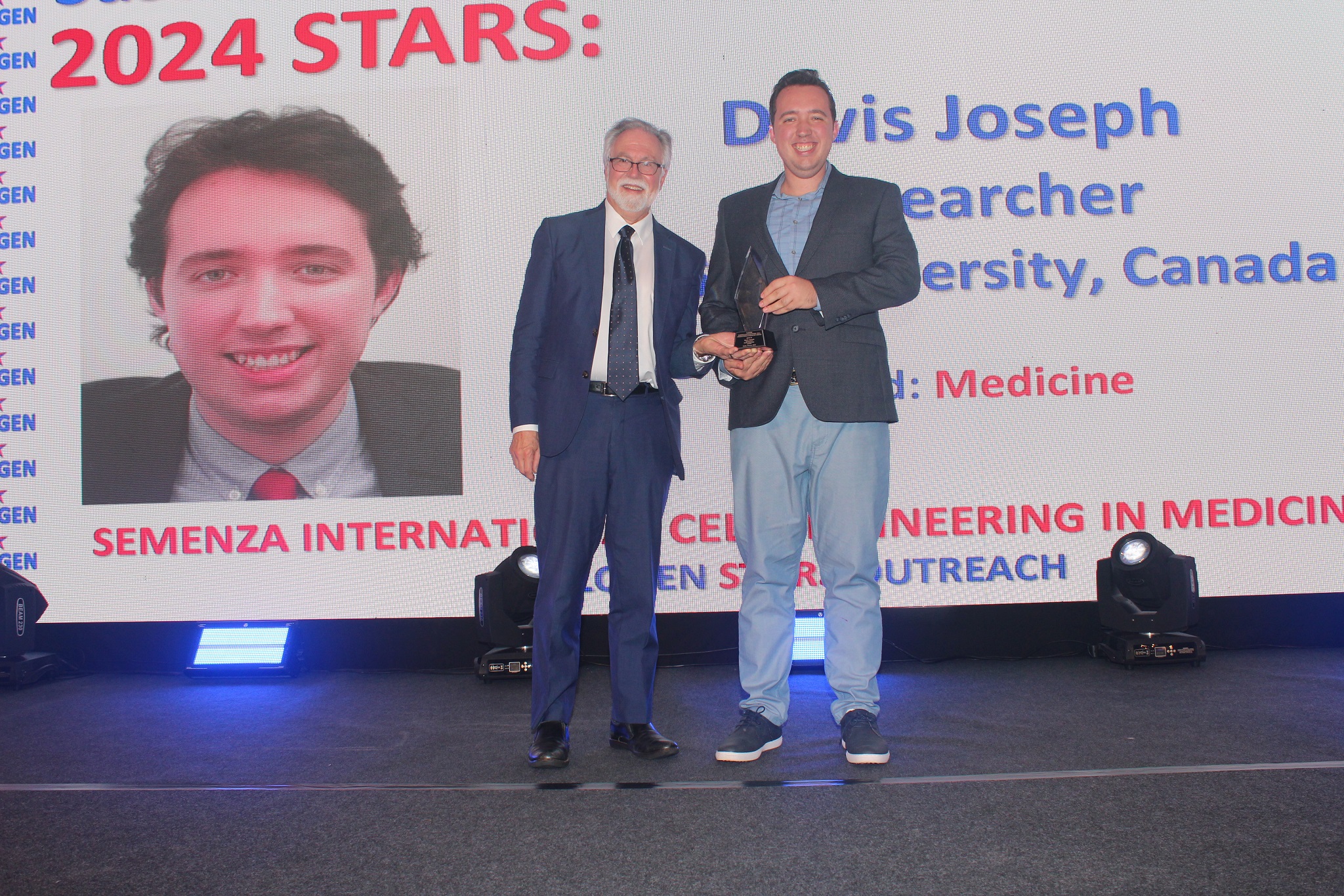 Dr. Gregg Semenza  2019 Nobel Laureate in Physiology or Medicine, congratulating Davis Joseph during the FLOGEN SIPS 2024 award ceremony for receiving the Semenza International Cell Engineering in Medicine Award
