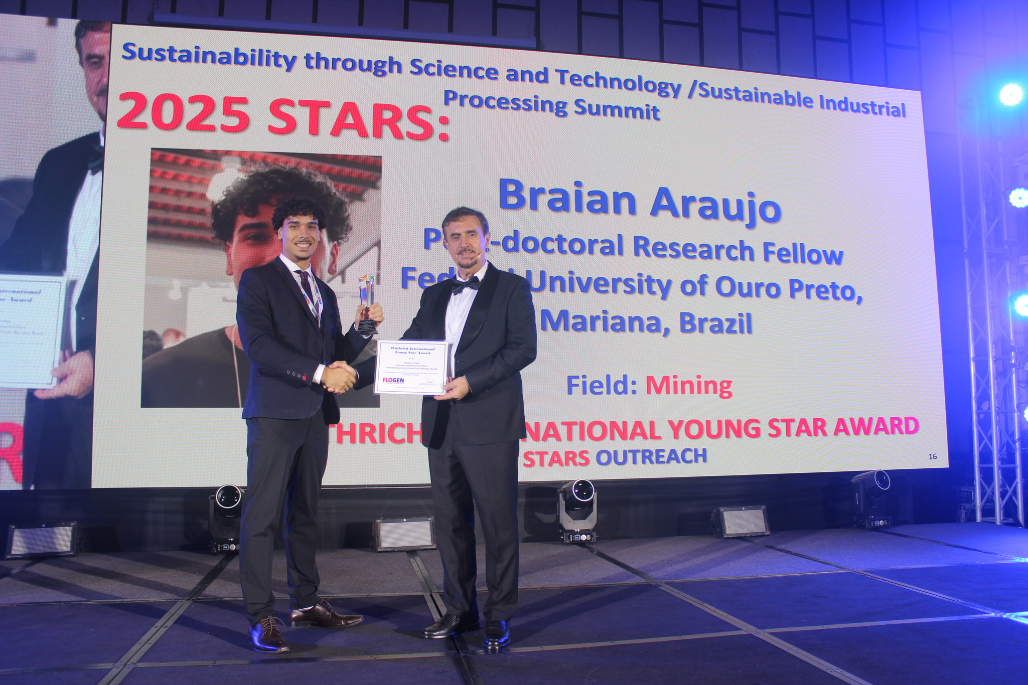 Mr. Braian Araujo receiving the Wüthrich International Young Star Award from Dr. Florian Kongoli at FLOGEN SIPS 2025