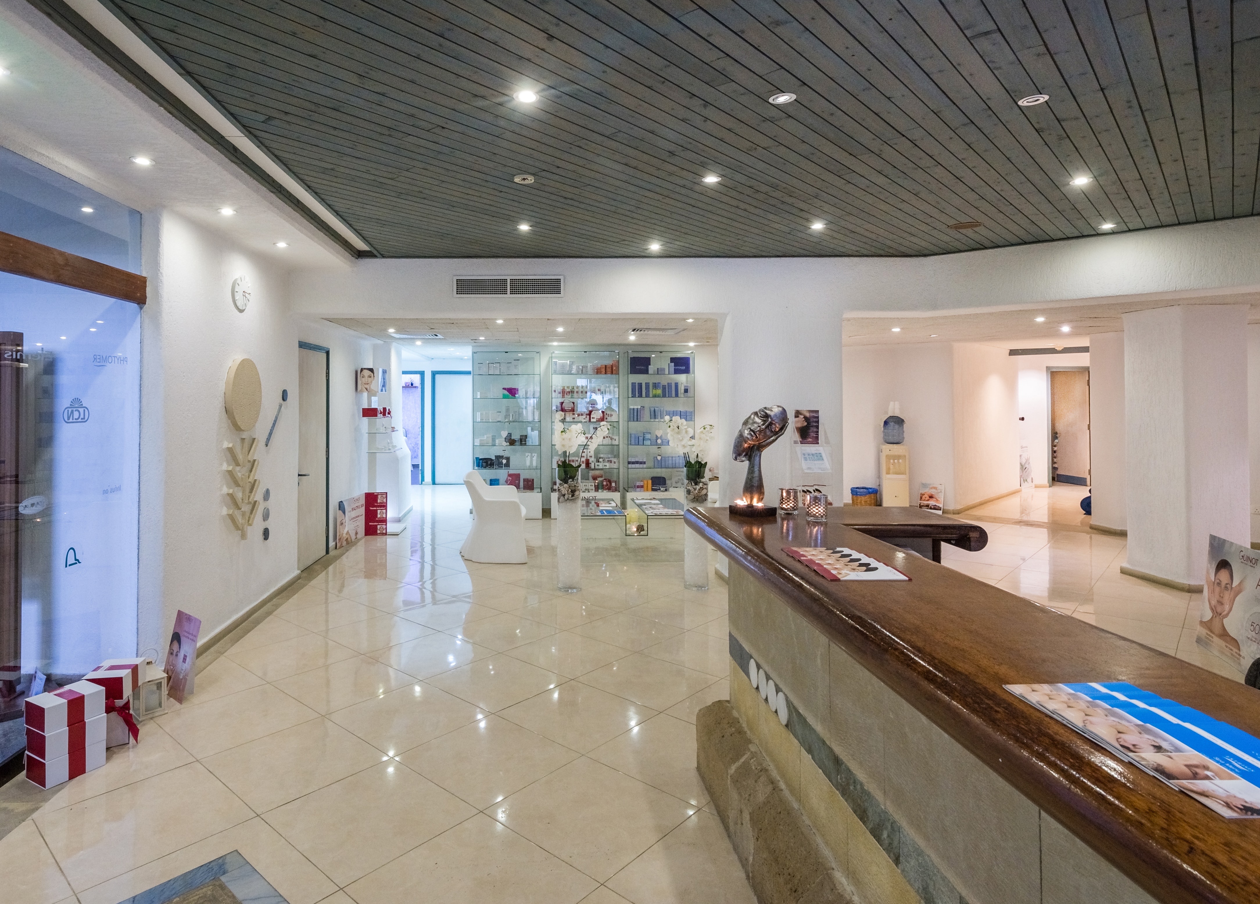 Cyprus_small/10__spa_reception.jpg