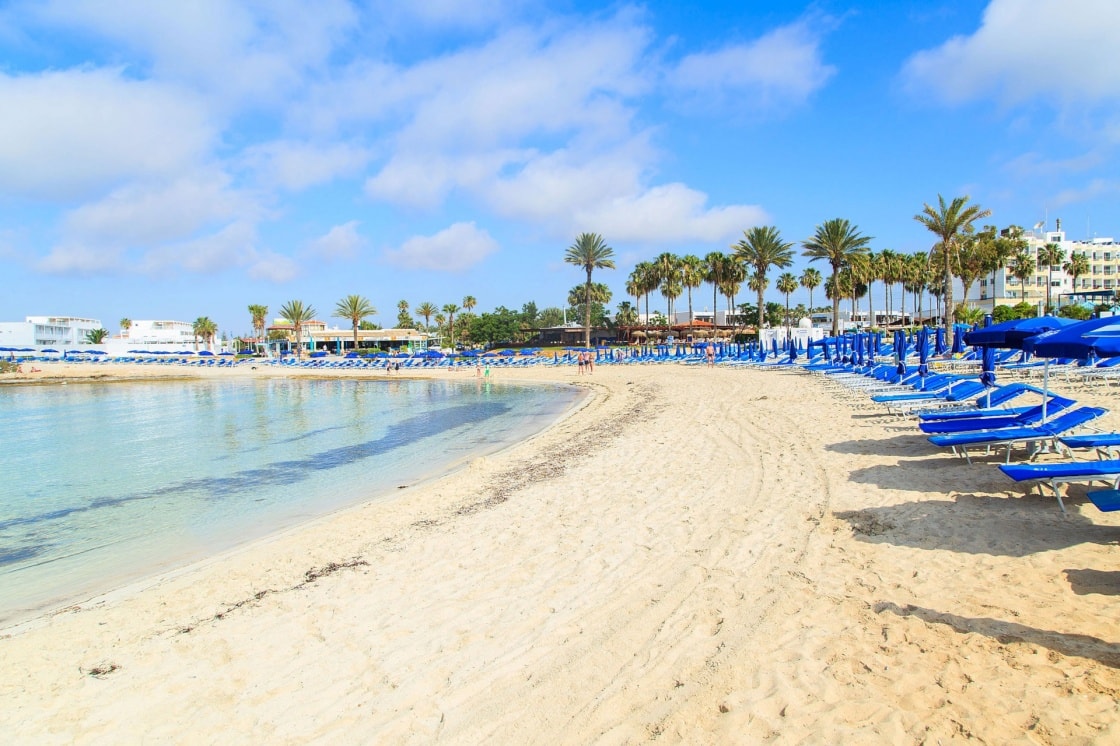 Cyprus_small/beaches-in-cyprus-blue-beach-umbrellas-and-sunbeds-on-sandy-beach-in-ayia-napa-cyprus-416-8212-min.jpg