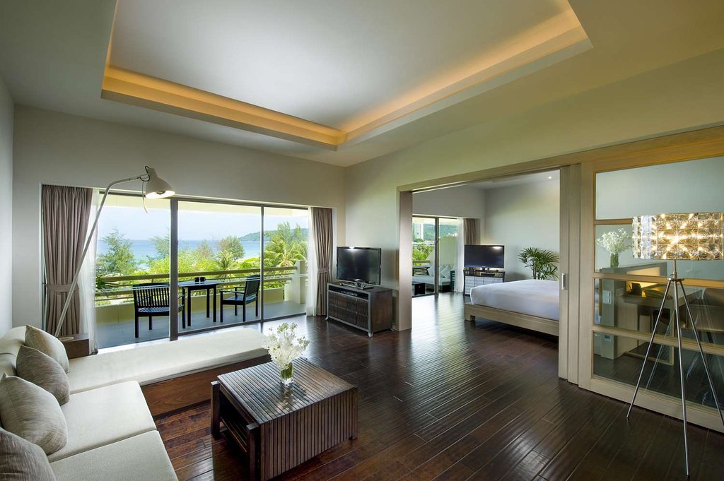 Phuket_small/guest-room_6.jpg