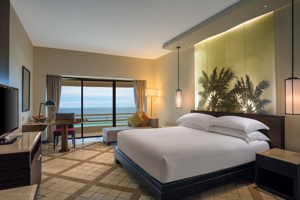 Phuket_small/hilton-deluxe-plus-seaview.jpg